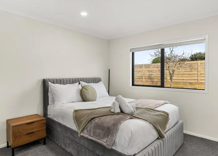 Holiday home 3br Adventure Base With Air-con And Parking *