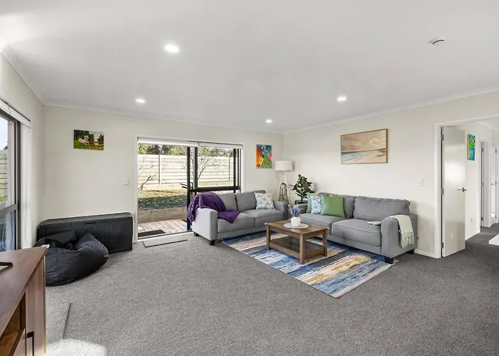 Holiday home 3br Adventure Base With Air-con And Parking